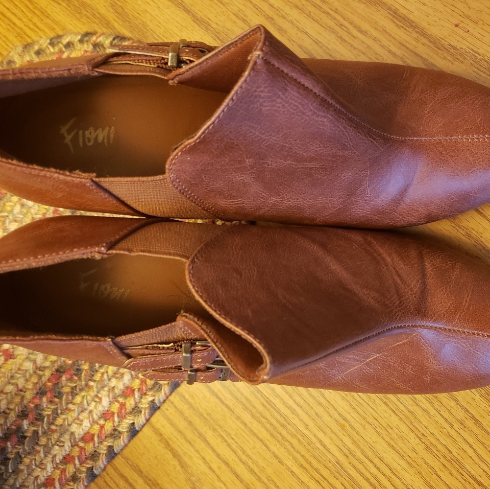 Fab booties! - Picture 4 of 4
